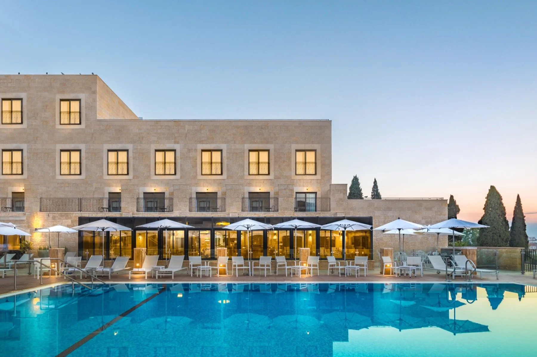 Edmond Hotel Rosh Pina — cover frame
