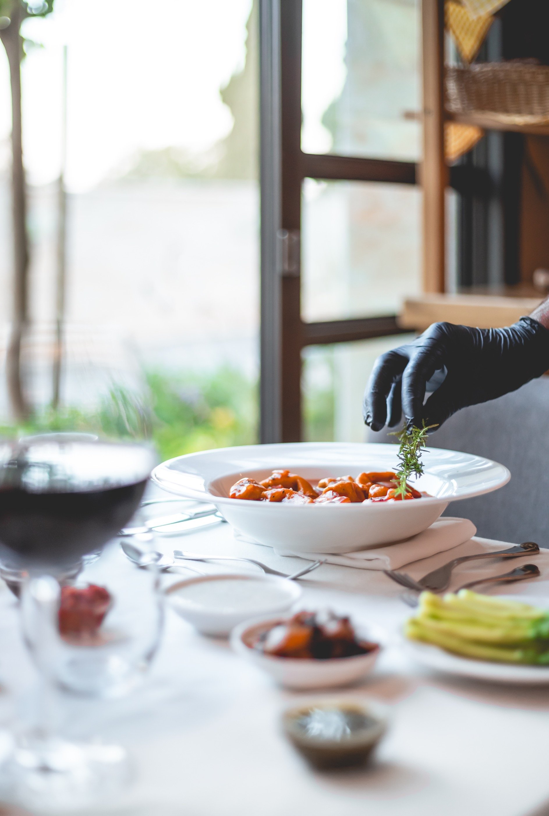הגשה בדקה האחרונה של אור יום.