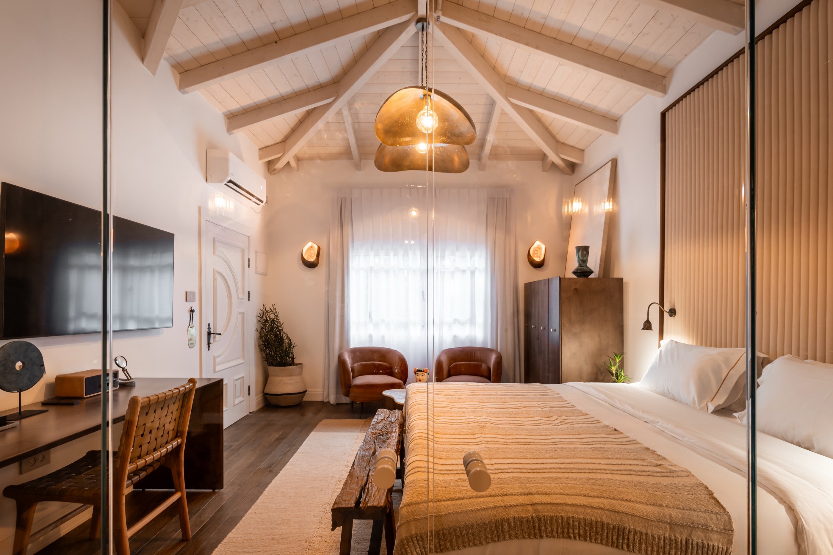 חדר במלואו תחת תקרה קמורה.