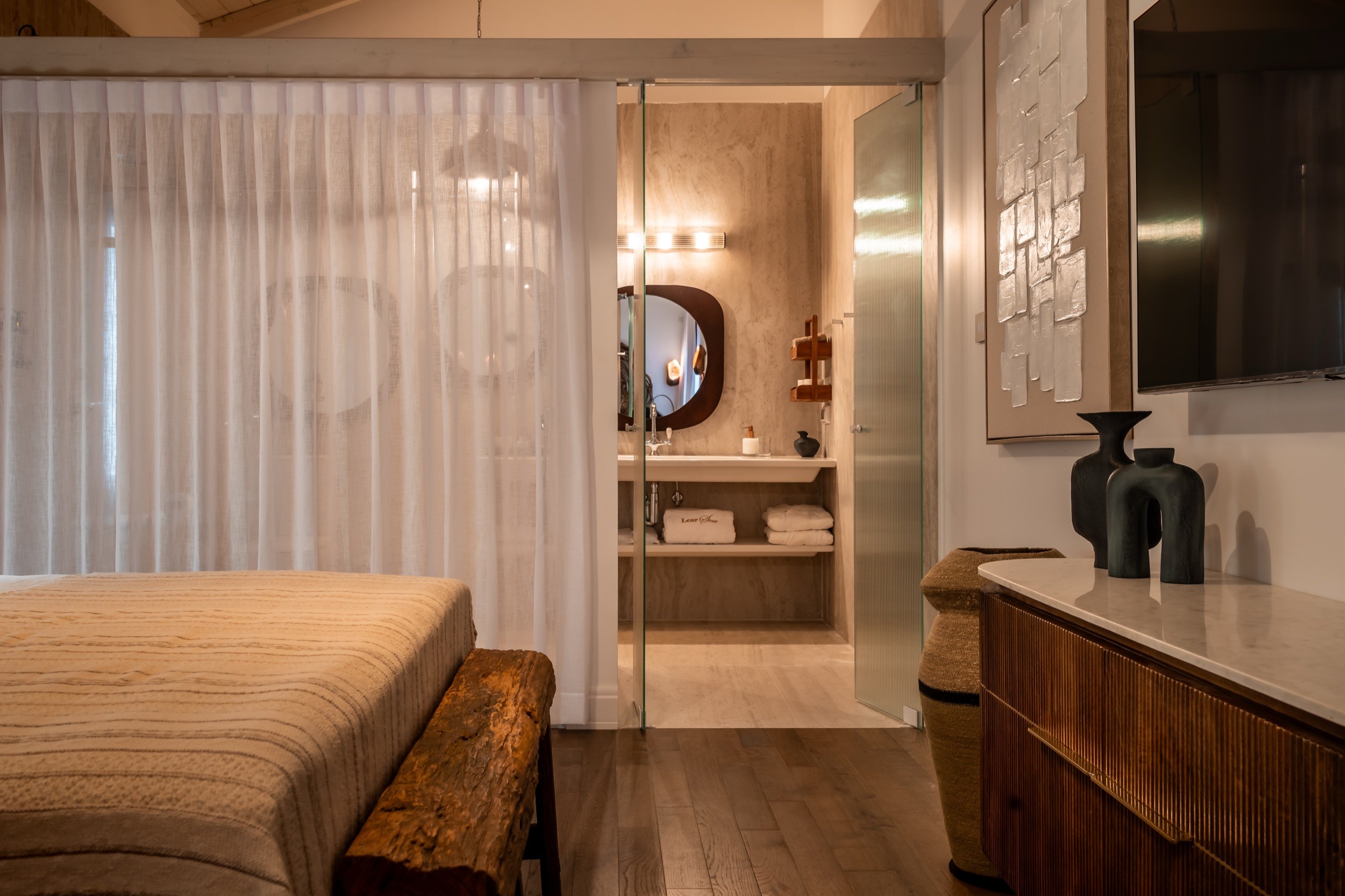 שקוף פוגש אבן.