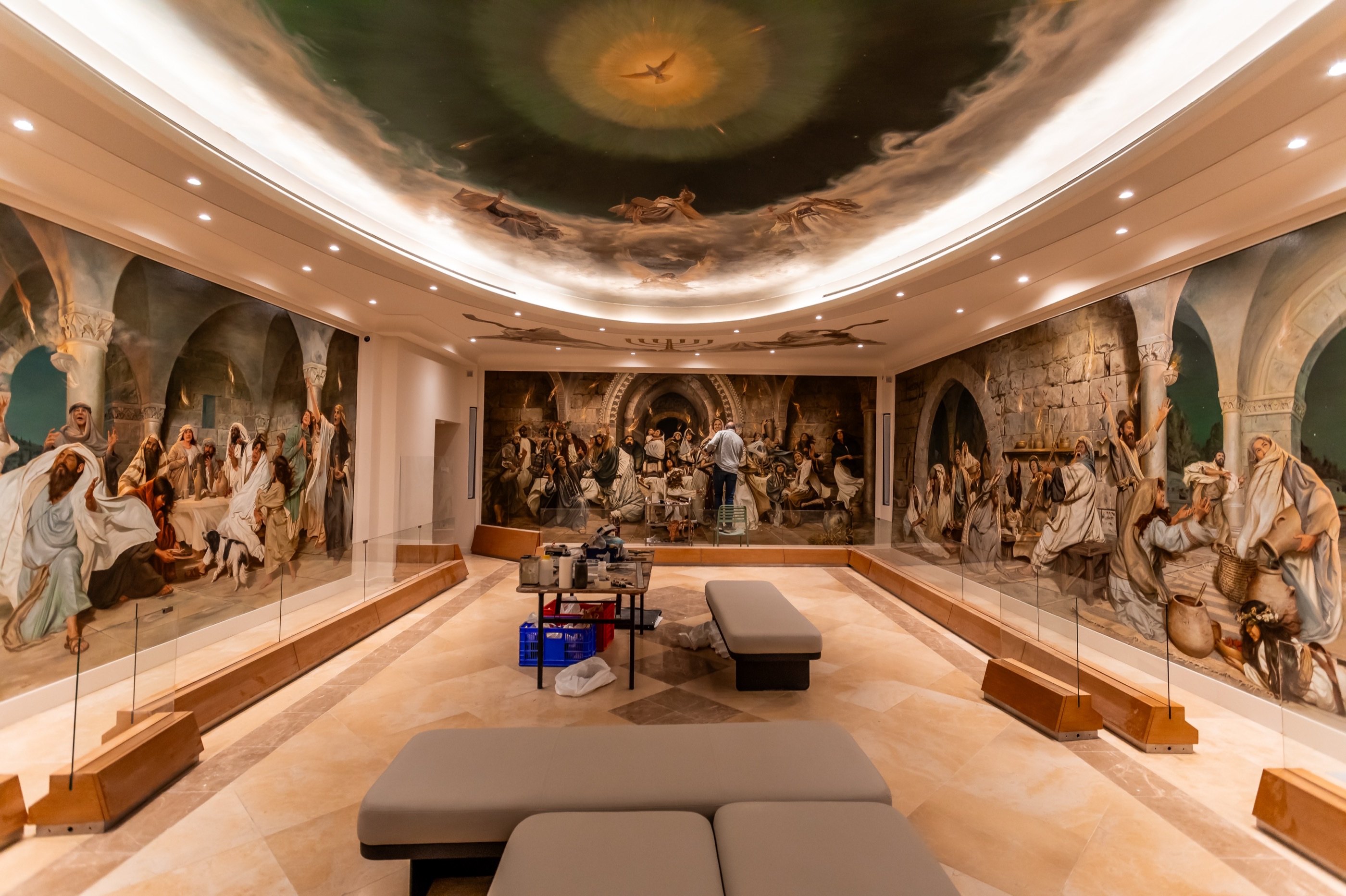 A mural reading the room.