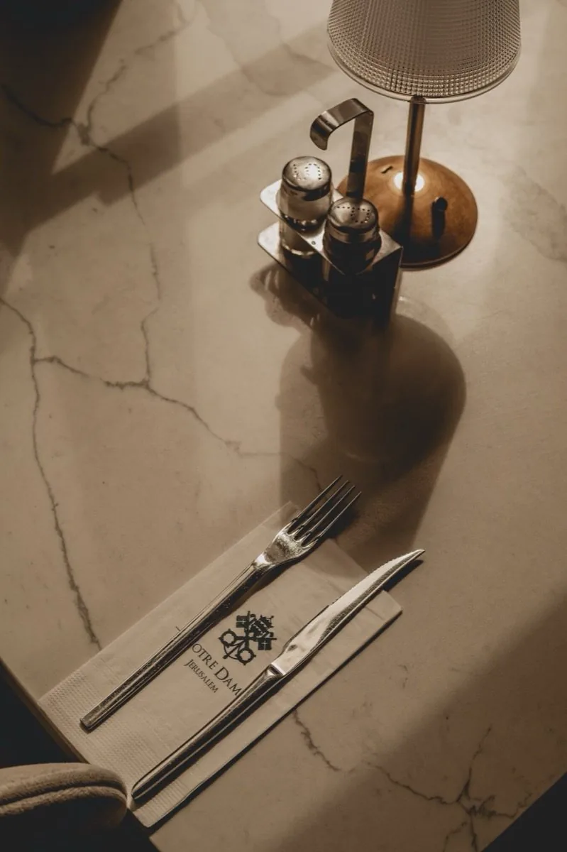 A napkin holds the name.
